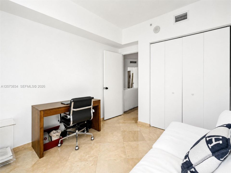 For Sale: $630,000 (2 beds, 2 baths, 1075 Square Feet)