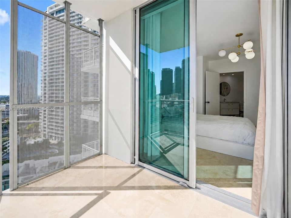 For Sale: $630,000 (2 beds, 2 baths, 1075 Square Feet)