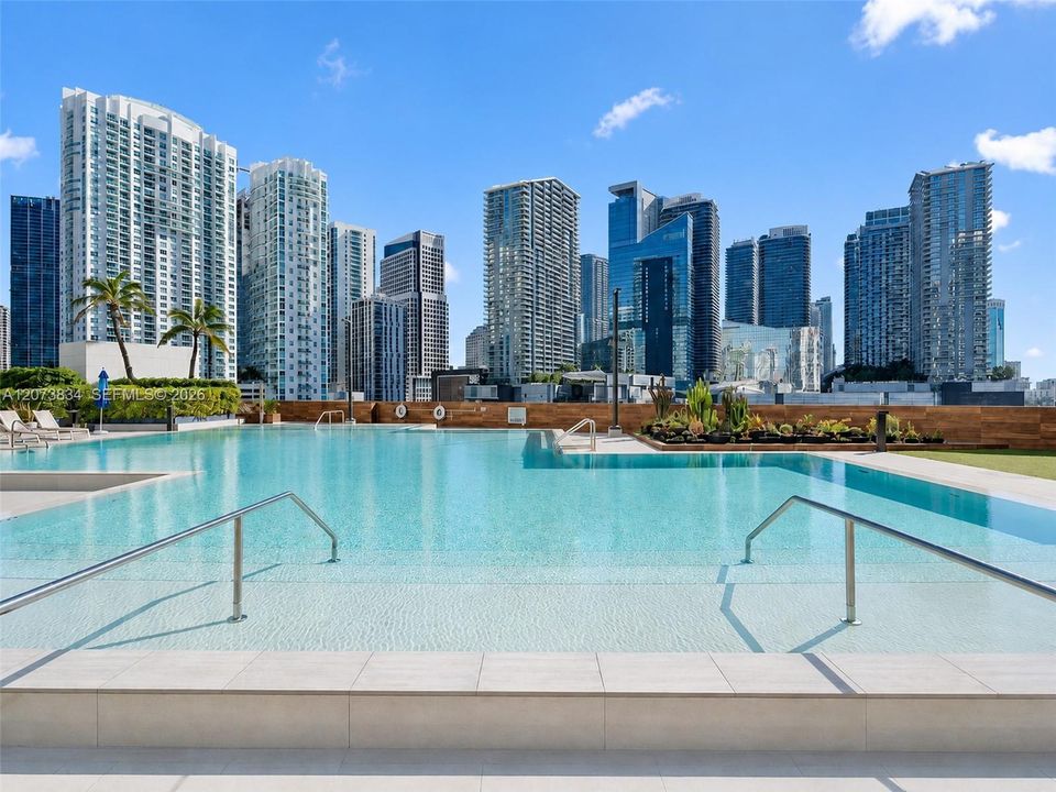 For Sale: $630,000 (2 beds, 2 baths, 1075 Square Feet)