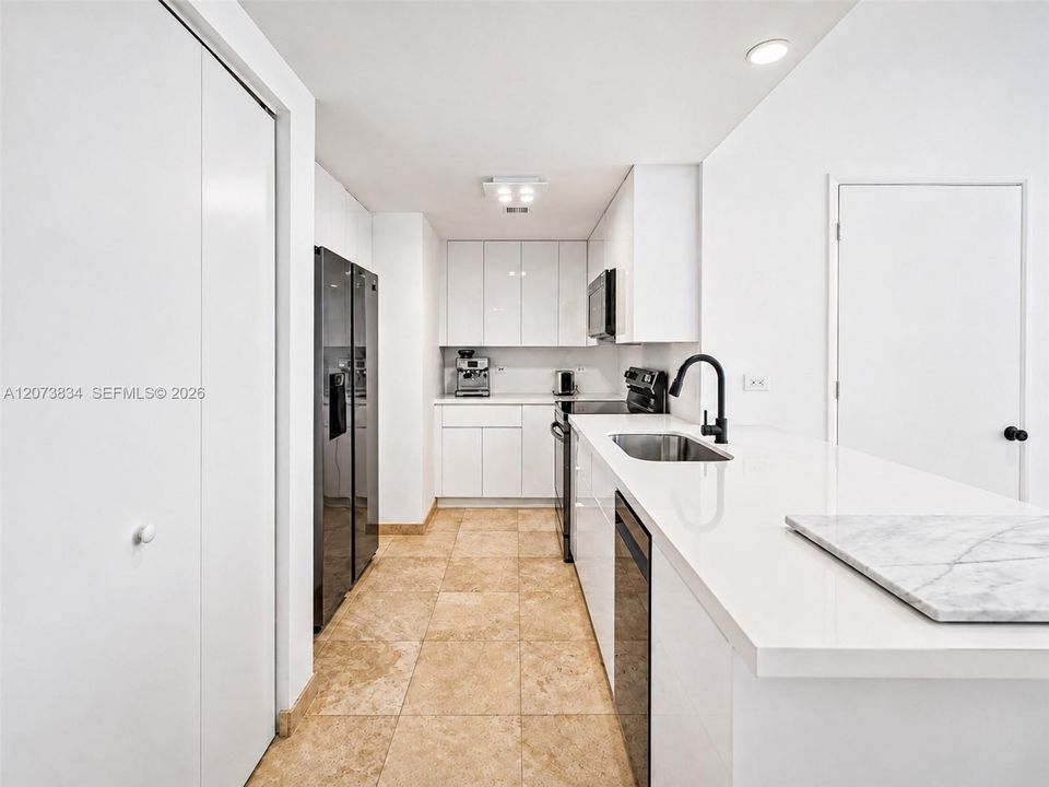 For Sale: $630,000 (2 beds, 2 baths, 1075 Square Feet)