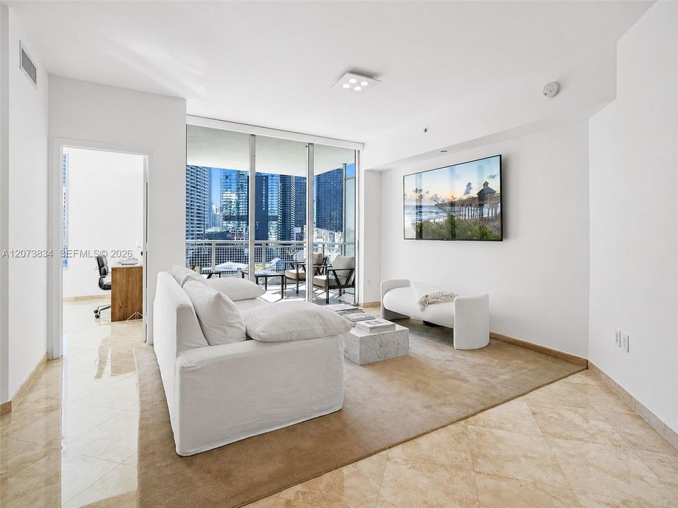 For Sale: $630,000 (2 beds, 2 baths, 1075 Square Feet)