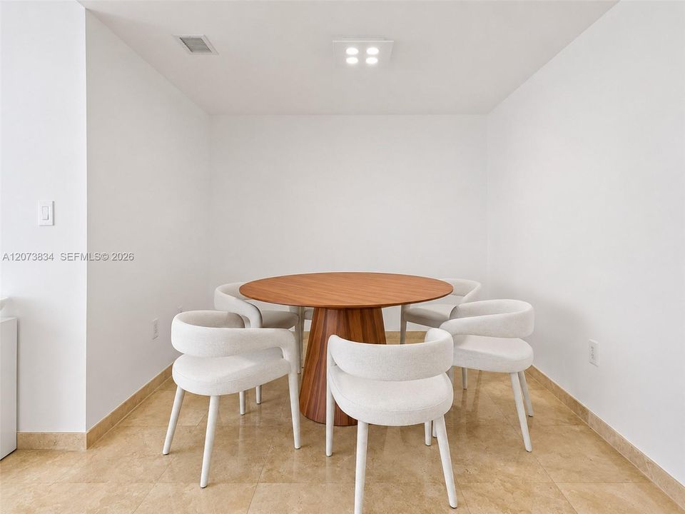For Sale: $630,000 (2 beds, 2 baths, 1075 Square Feet)