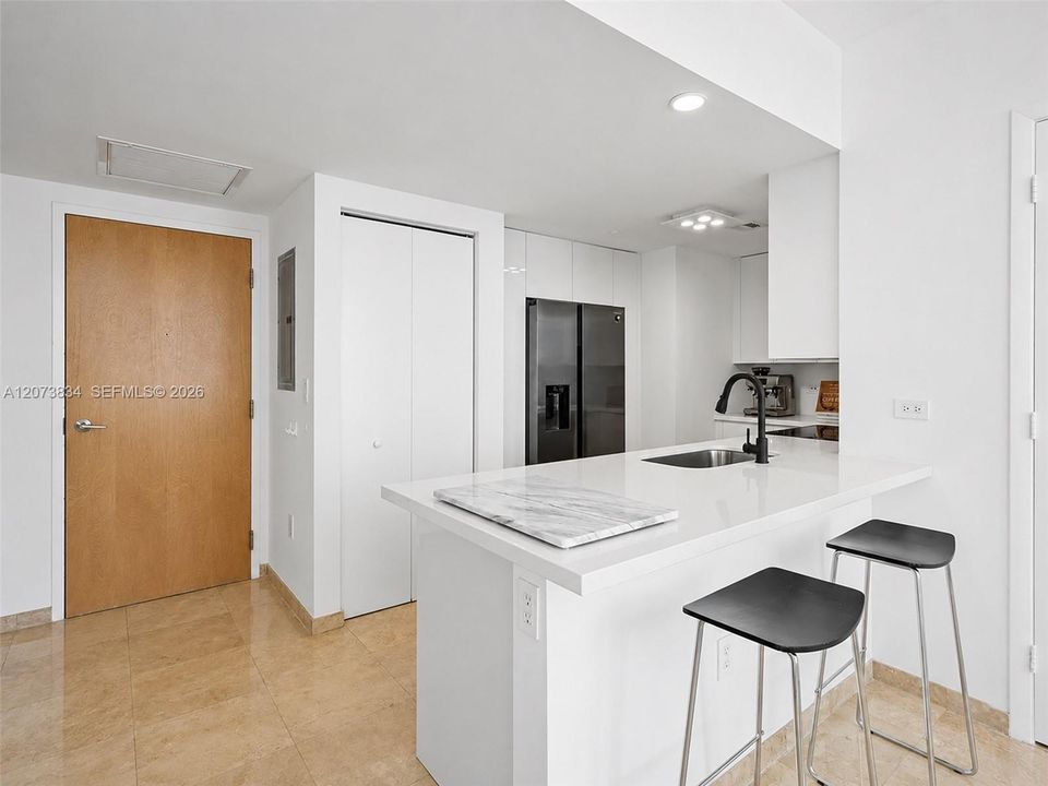 For Sale: $630,000 (2 beds, 2 baths, 1075 Square Feet)