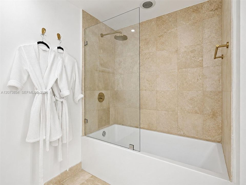 For Sale: $630,000 (2 beds, 2 baths, 1075 Square Feet)