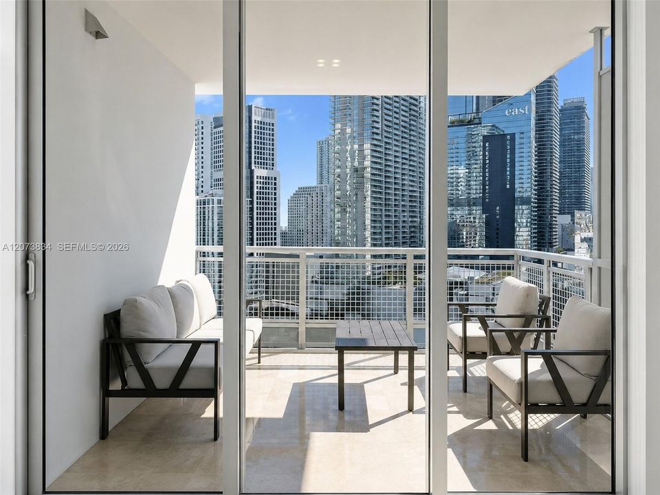 For Sale: $630,000 (2 beds, 2 baths, 1075 Square Feet)