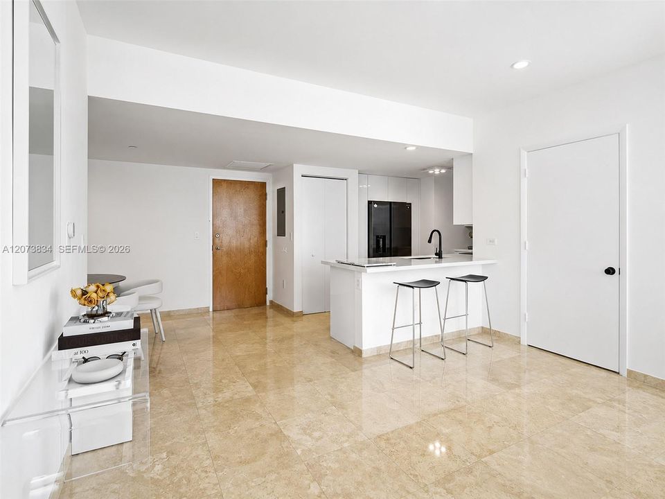 For Sale: $630,000 (2 beds, 2 baths, 1075 Square Feet)