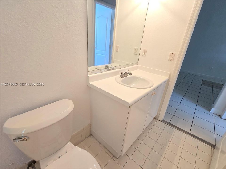For Sale: $230,000 (3 beds, 2 baths, 1076 Square Feet)