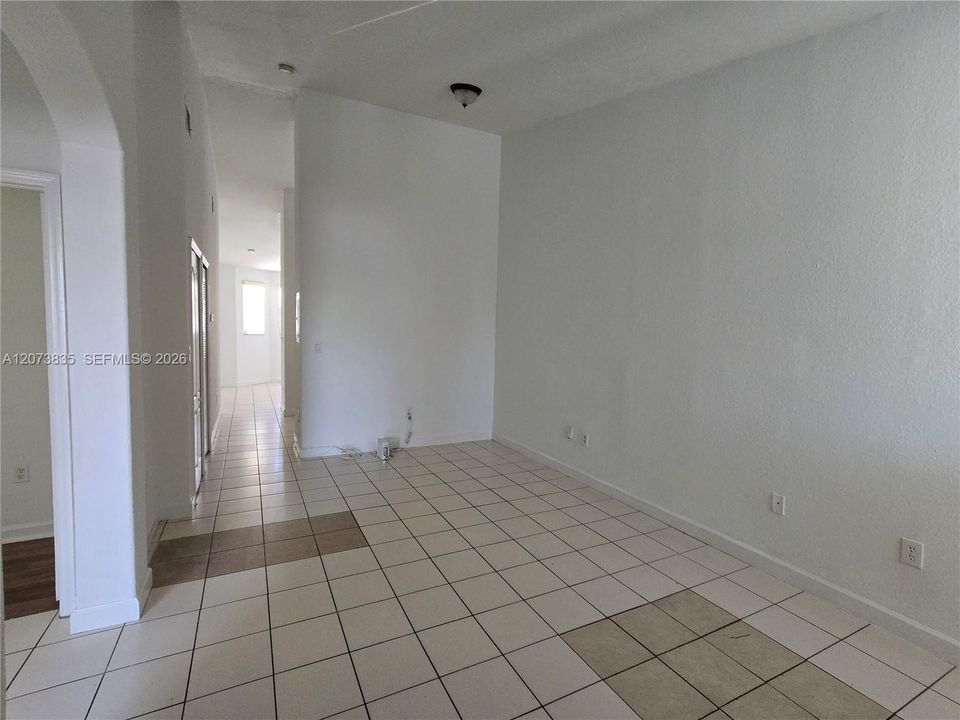 For Sale: $230,000 (3 beds, 2 baths, 1076 Square Feet)