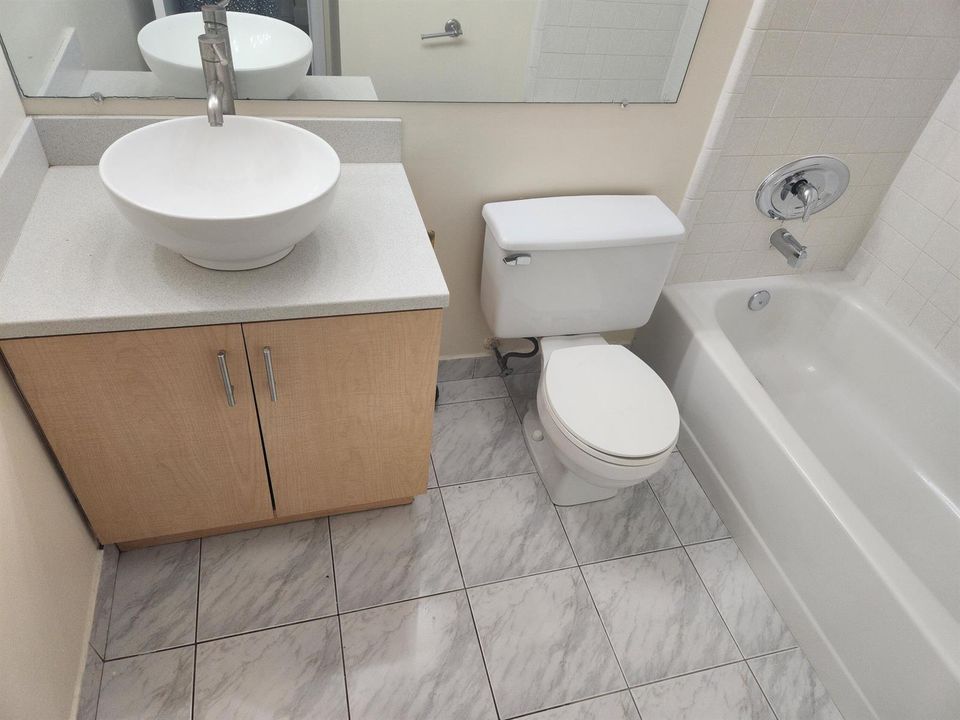 2nd bathroom