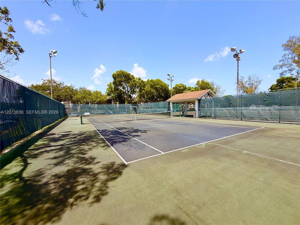For Sale: $125,000 (1 beds, 1 baths, 800 Square Feet)