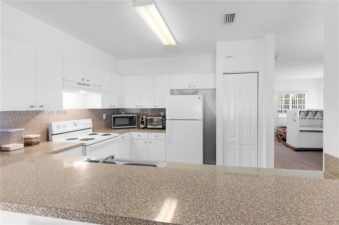 For Sale: $415,000 (3 beds, 2 baths, 1504 Square Feet)
