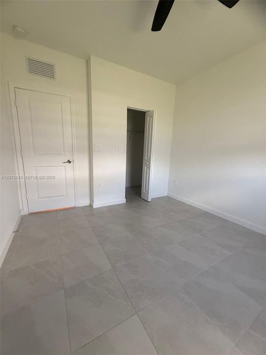 En Renta: $1,050 (1 camas, 1 baños, 2418 Pies cuadrados)
