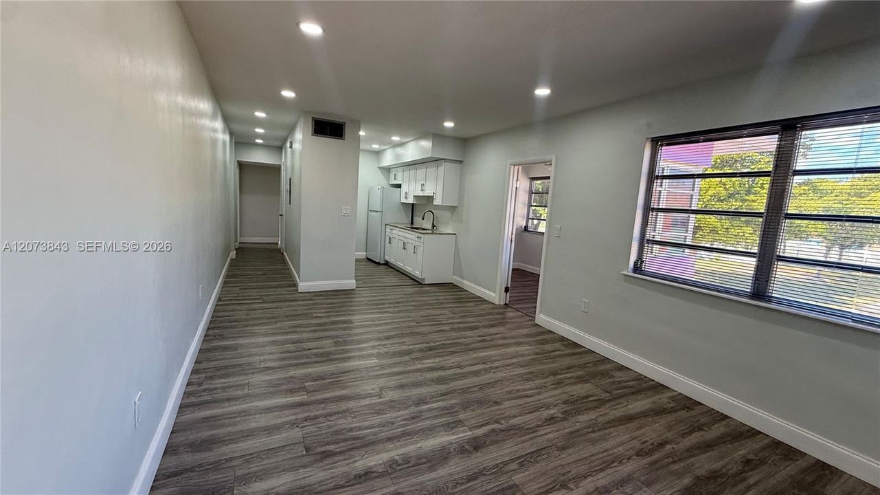 For Rent: $2,200 (2 beds, 2 baths, 990 Square Feet)
