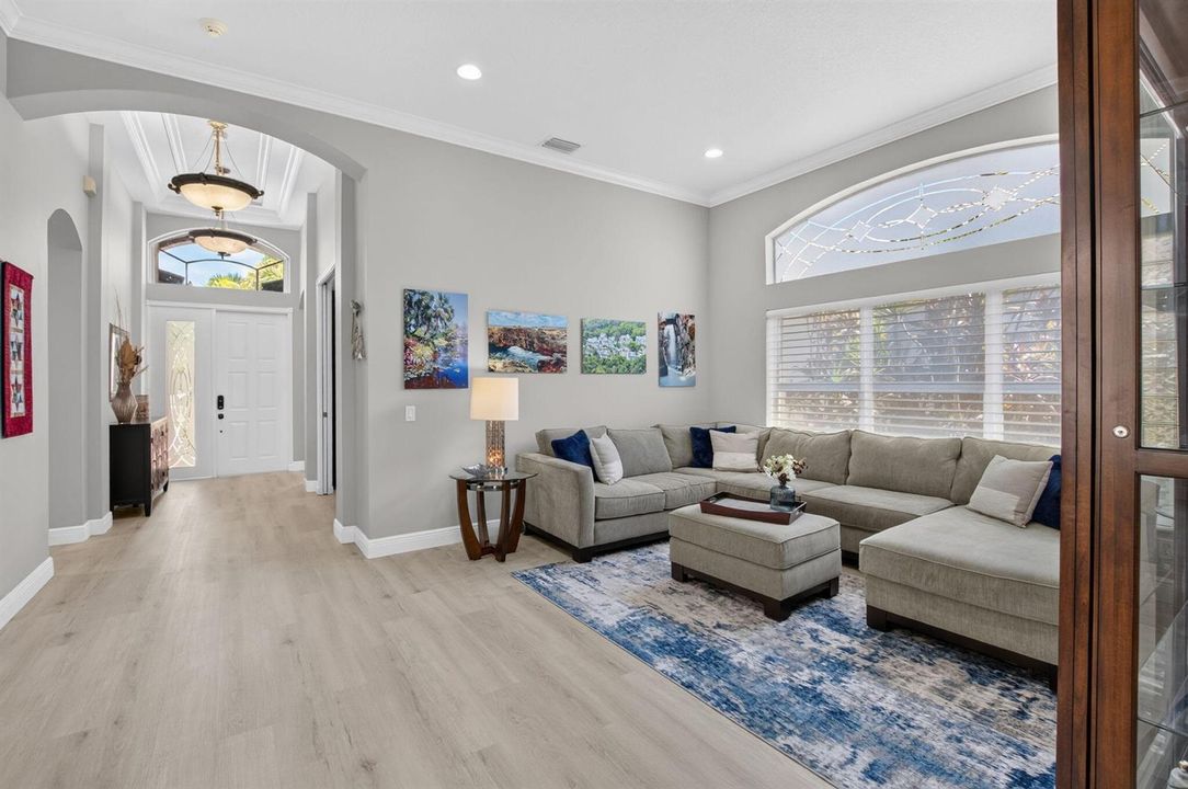 ENTRYWAY/LIVING ROOM