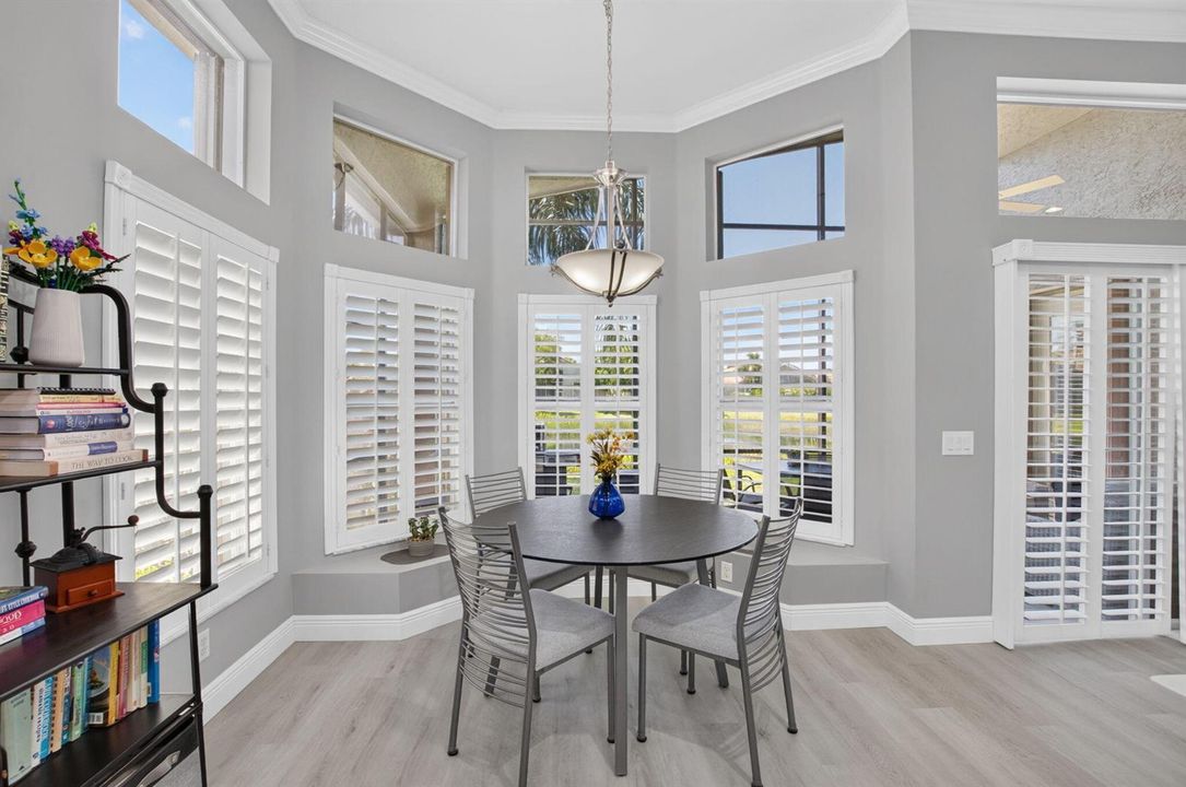 BREAKFAST NOOK