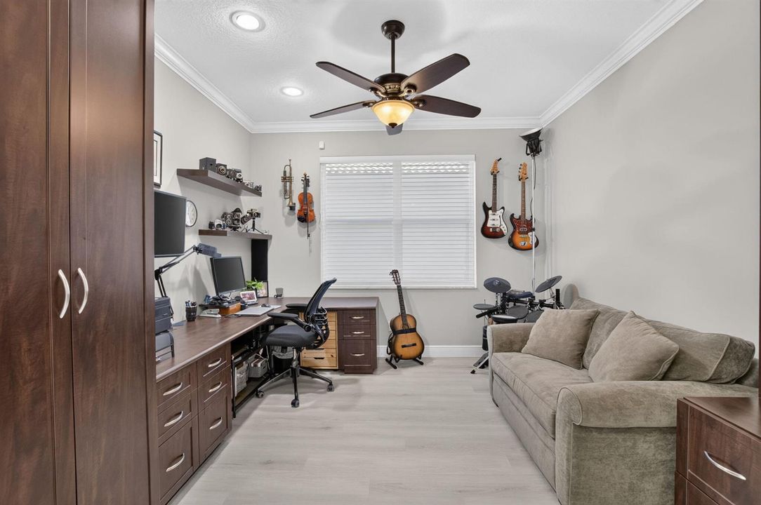 OFFICE/DEN/3RD BEDROOM