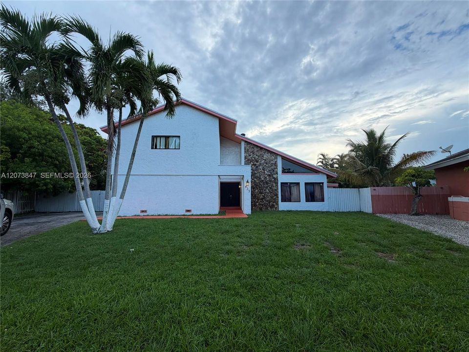 For Rent: $5,700 (3 beds, 2 baths, 2689 Square Feet)