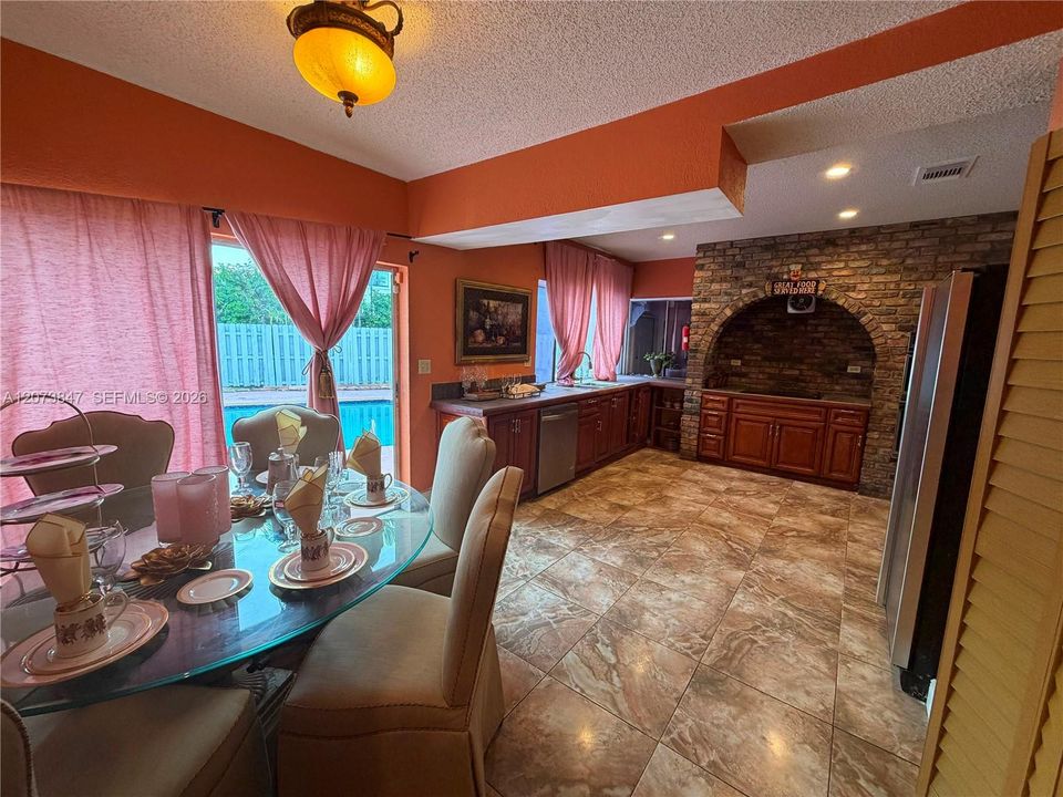 For Rent: $5,700 (3 beds, 2 baths, 2689 Square Feet)