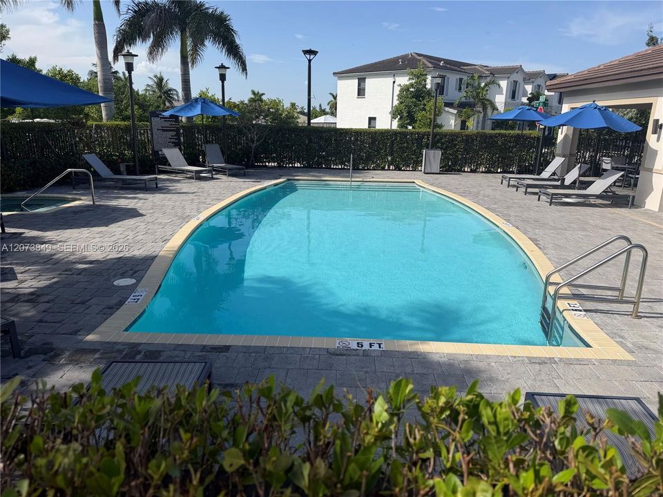 Active With Contract: $480,000 (3 beds, 2 baths, 1520 Square Feet)