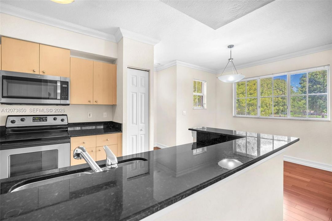 For Rent: $2,700 (2 beds, 2 baths, 1205 Square Feet)