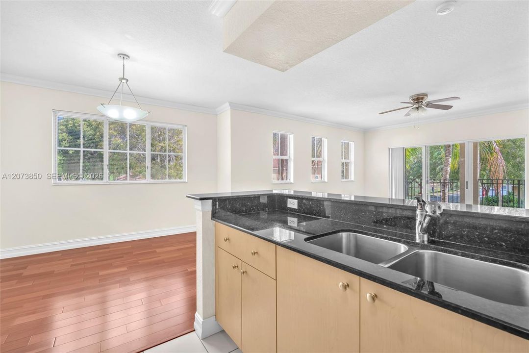 For Rent: $2,700 (2 beds, 2 baths, 1205 Square Feet)