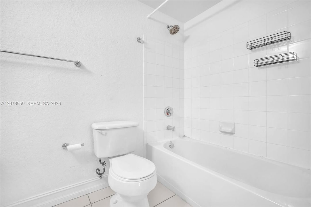 For Rent: $2,700 (2 beds, 2 baths, 1205 Square Feet)