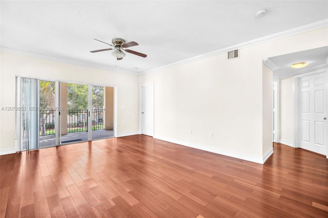 For Rent: $2,700 (2 beds, 2 baths, 1205 Square Feet)