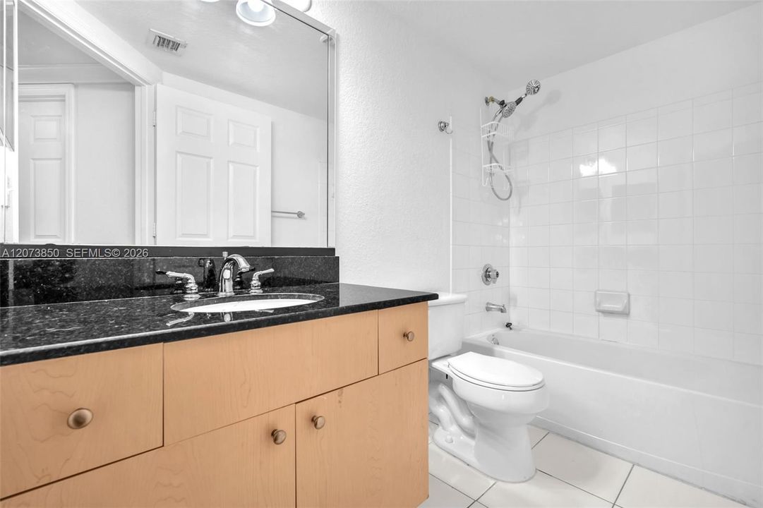 For Rent: $2,700 (2 beds, 2 baths, 1205 Square Feet)
