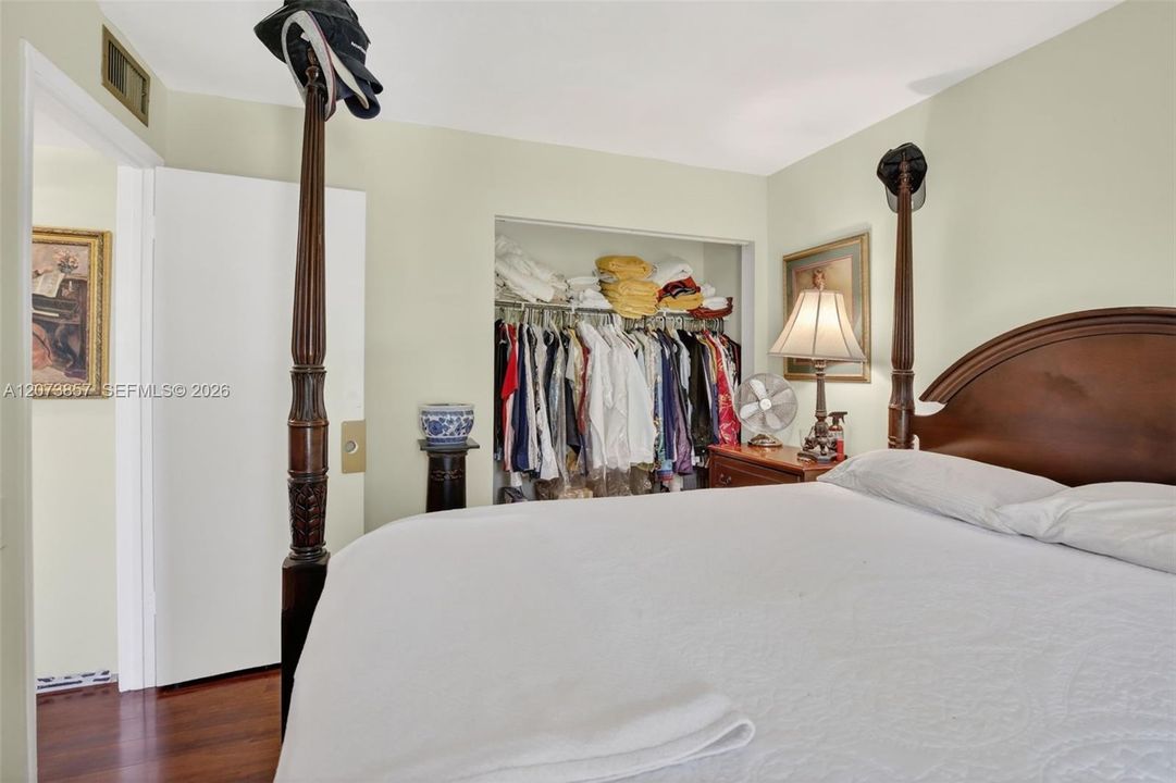 For Rent: $2,199 (3 beds, 2 baths, 1003 Square Feet)