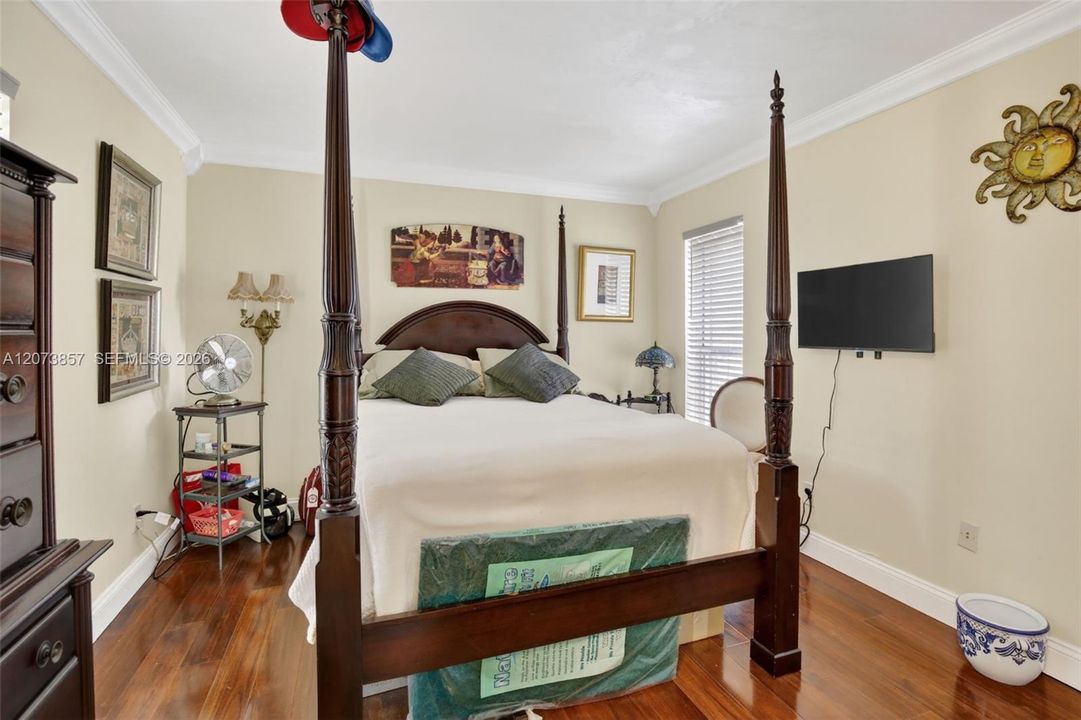 For Rent: $2,199 (3 beds, 2 baths, 1003 Square Feet)