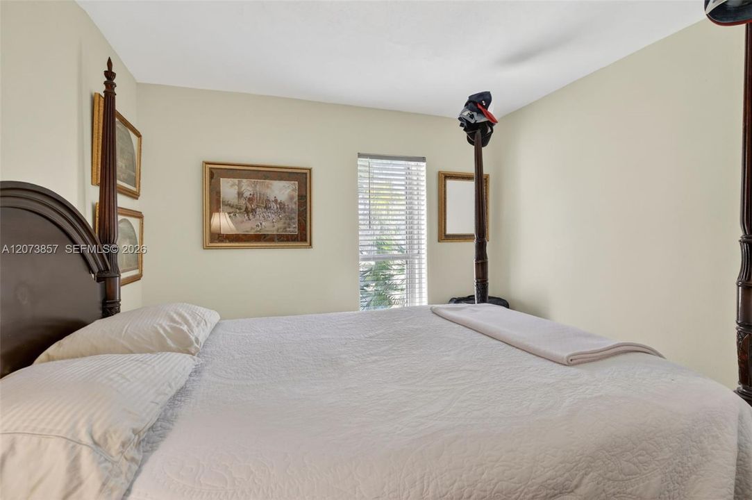 For Rent: $2,199 (3 beds, 2 baths, 1003 Square Feet)