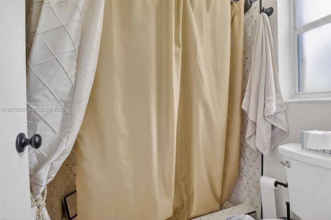 For Rent: $2,199 (3 beds, 2 baths, 1003 Square Feet)