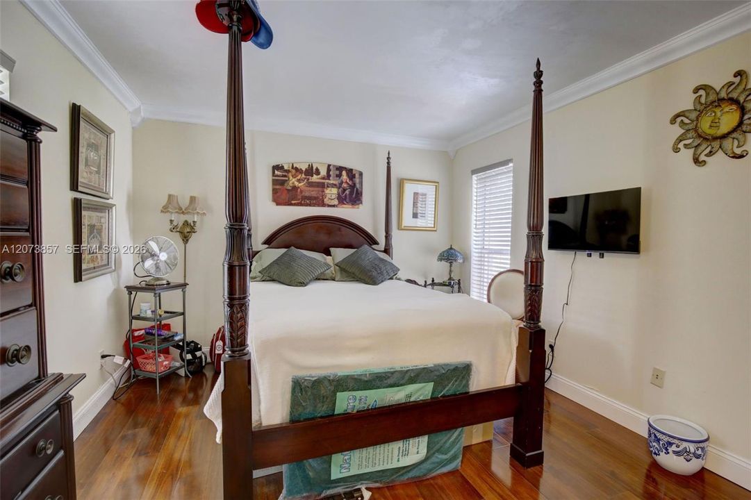 For Rent: $2,199 (3 beds, 2 baths, 1003 Square Feet)