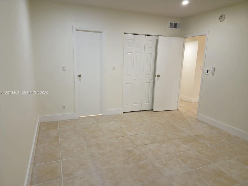 For Rent: $1,600 (1 beds, 1 baths, 684 Square Feet)
