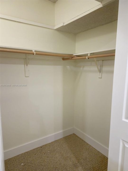For Rent: $1,600 (1 beds, 1 baths, 684 Square Feet)
