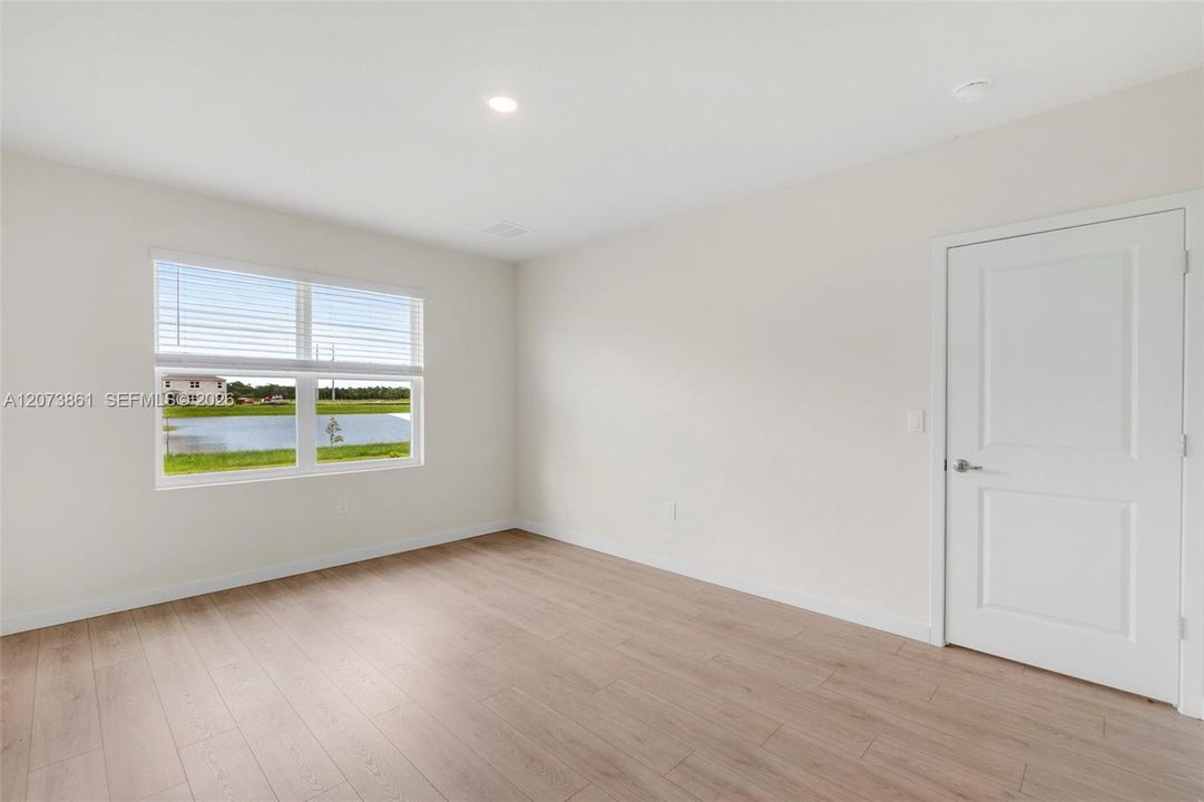 В аренду: $2,800 (4 спален, 2 ванн, 0 Квадратных фут)