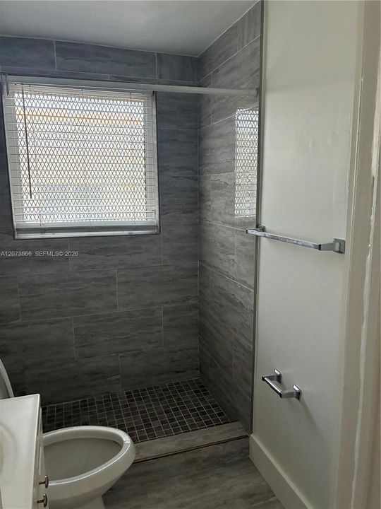 For Rent: $1,495 (0 beds, 1 baths, 3920 Square Feet)