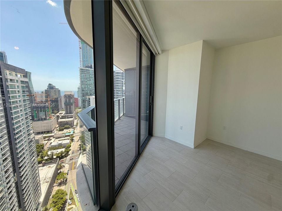 For Sale: $1,650,000 (2 beds, 2 baths, 1286 Square Feet)