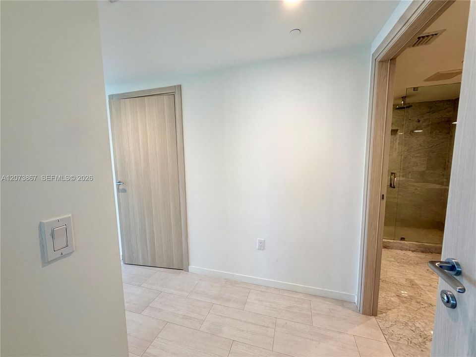 For Sale: $1,650,000 (2 beds, 2 baths, 1286 Square Feet)
