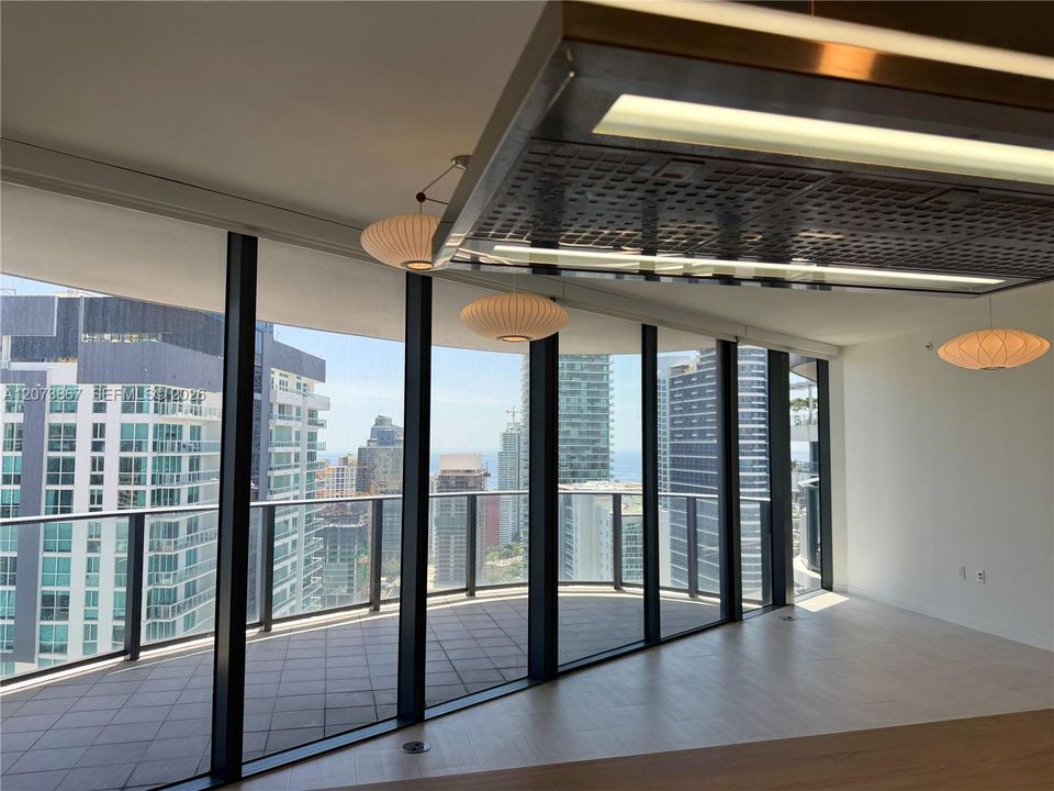 For Sale: $1,650,000 (2 beds, 2 baths, 1286 Square Feet)