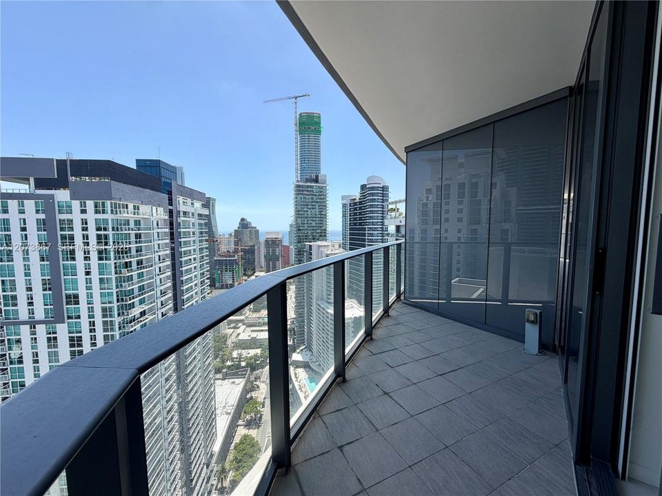 For Sale: $1,650,000 (2 beds, 2 baths, 1286 Square Feet)