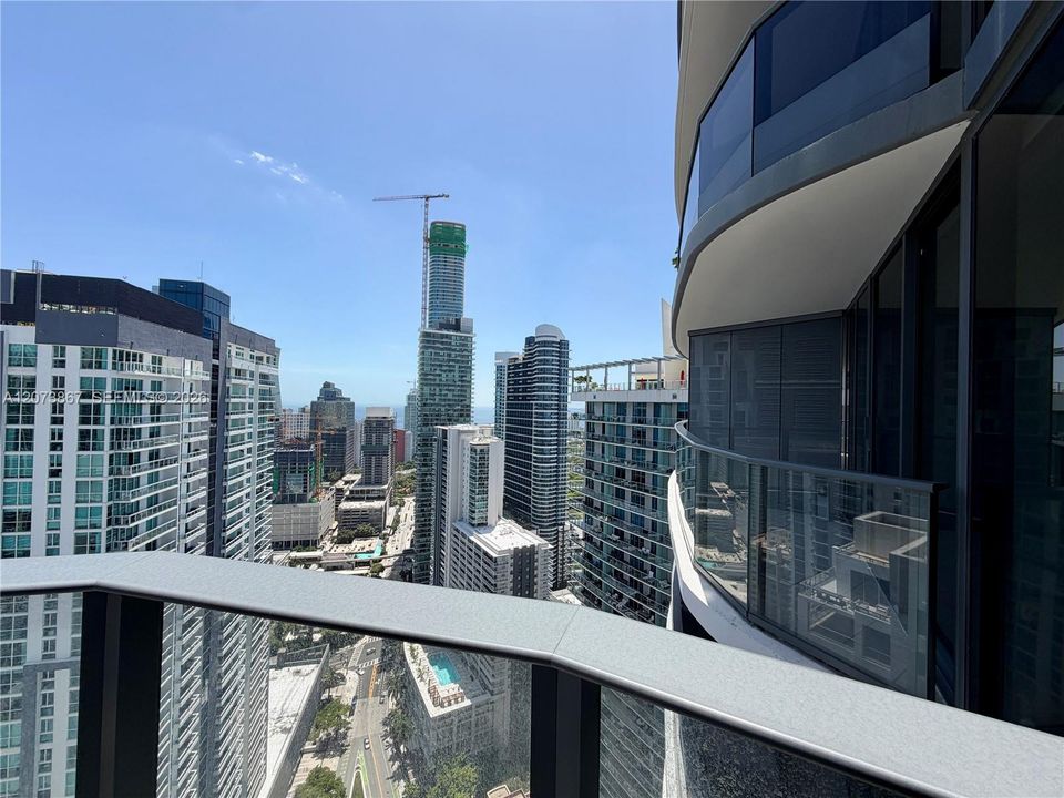 For Sale: $1,650,000 (2 beds, 2 baths, 1286 Square Feet)