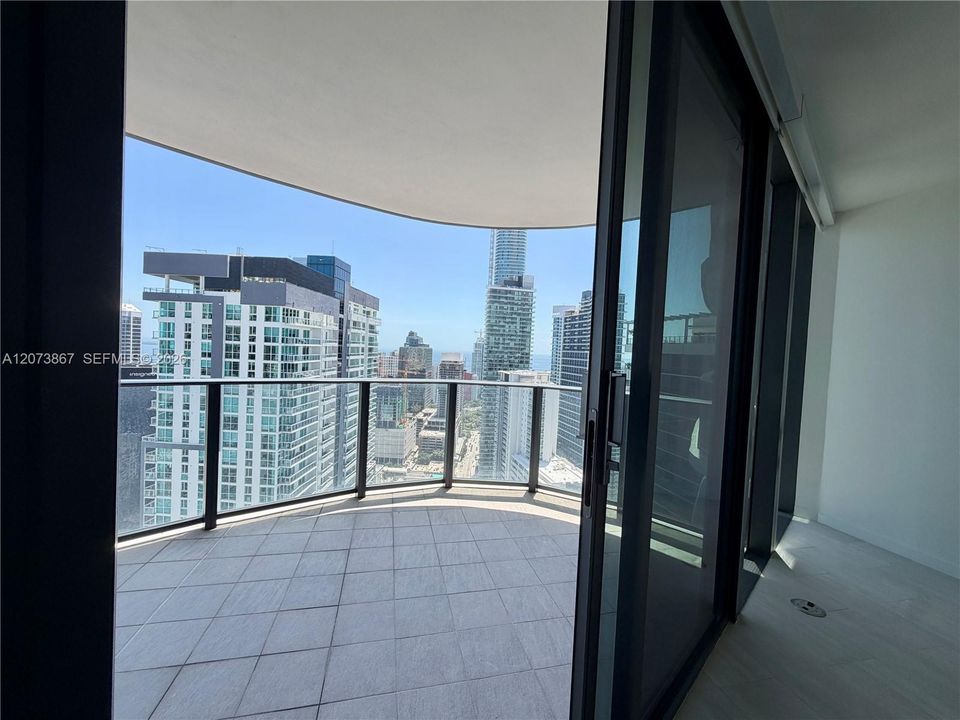 For Sale: $1,650,000 (2 beds, 2 baths, 1286 Square Feet)