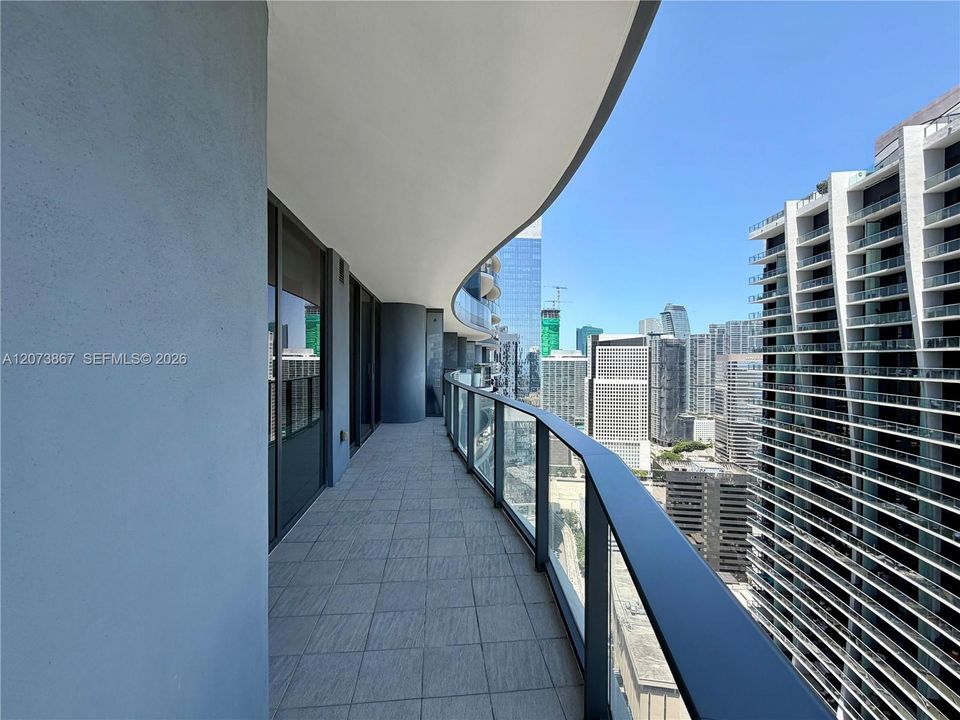 For Sale: $1,650,000 (2 beds, 2 baths, 1286 Square Feet)