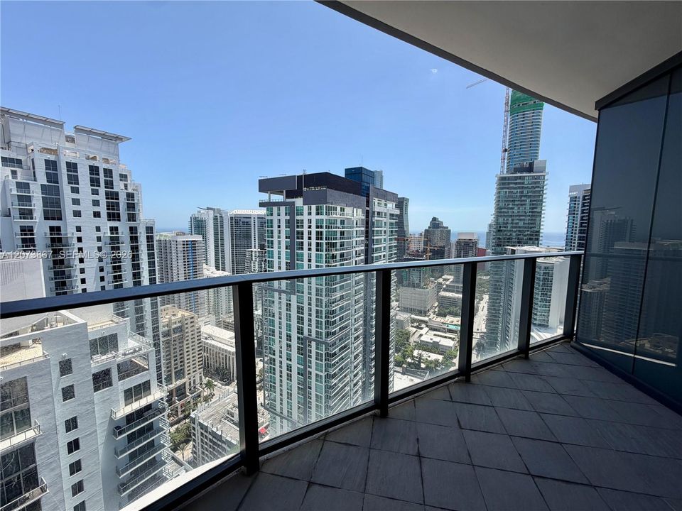 For Sale: $1,650,000 (2 beds, 2 baths, 1286 Square Feet)