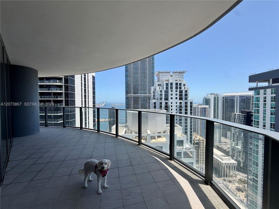 For Sale: $1,650,000 (2 beds, 2 baths, 1286 Square Feet)