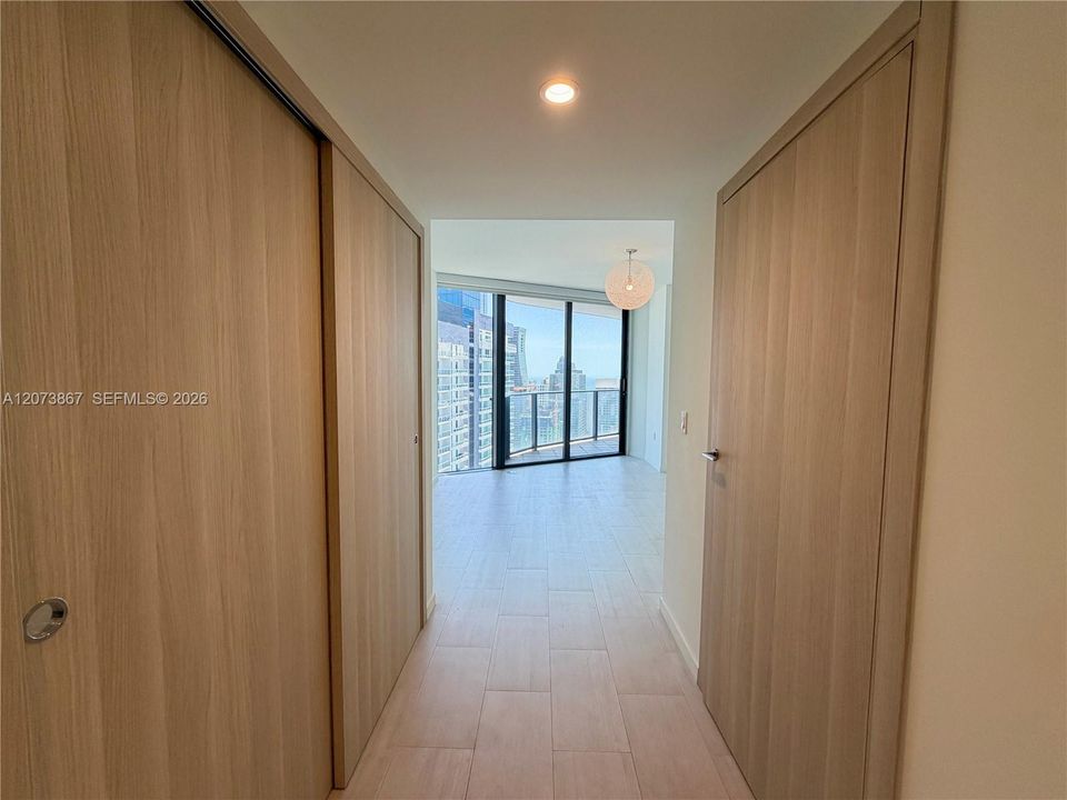 For Sale: $1,650,000 (2 beds, 2 baths, 1286 Square Feet)