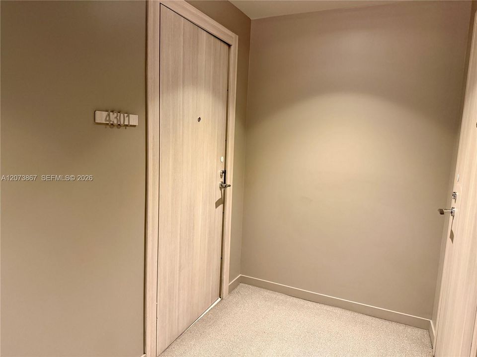For Sale: $1,650,000 (2 beds, 2 baths, 1286 Square Feet)