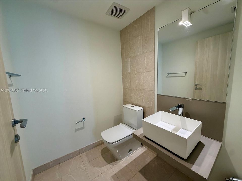 For Sale: $1,650,000 (2 beds, 2 baths, 1286 Square Feet)