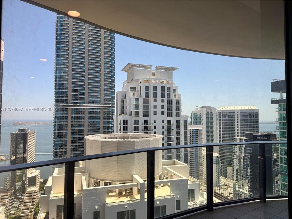 For Sale: $1,650,000 (2 beds, 2 baths, 1286 Square Feet)
